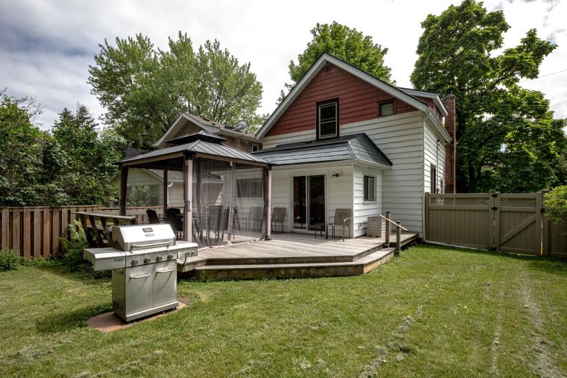 Property listing for 47 Witherspoon St., Dundas, ON