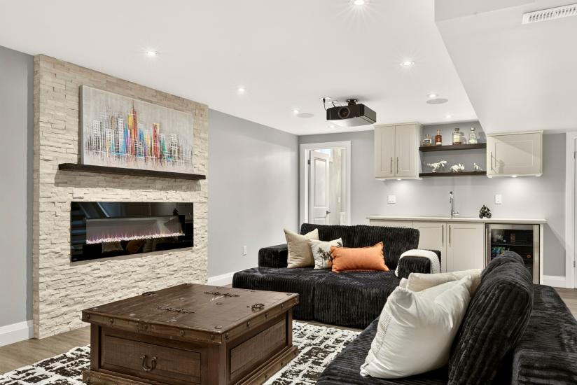 Property listing for 667 Sandcherry Dr., Burlington, ON