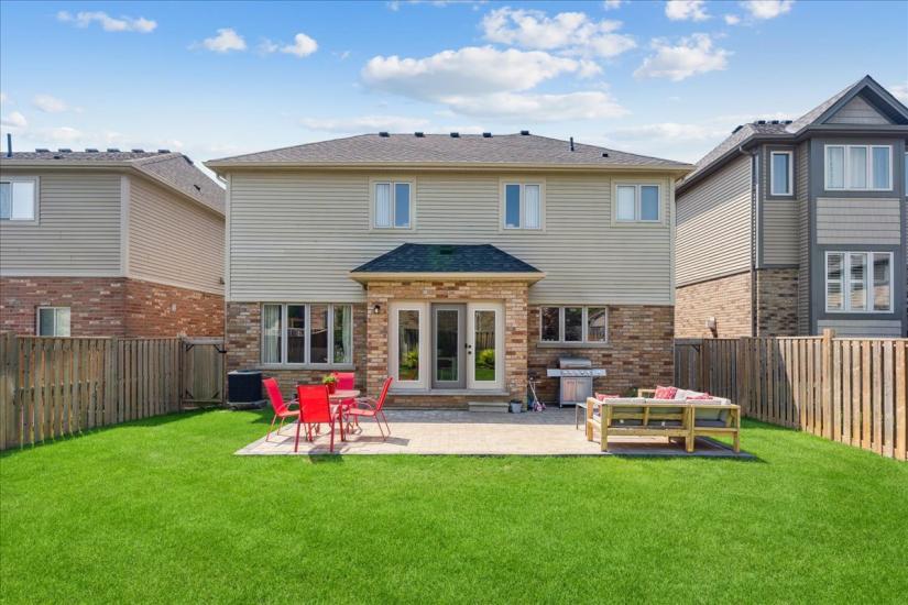 Property listing for 60 Pumpkin Pass, Binbrook, ON