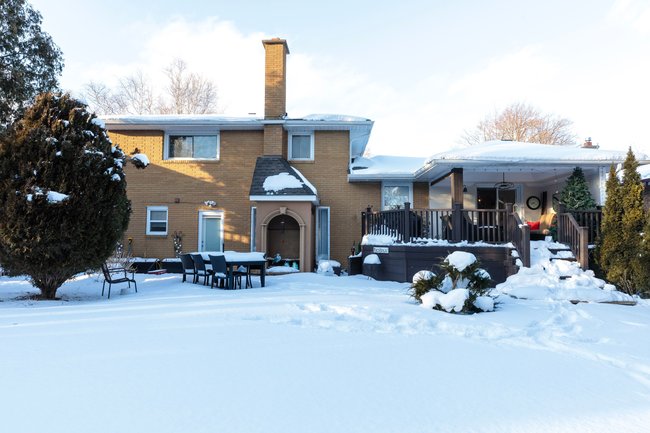 Property listing for 35 Shalfleet Blvd., Brantford, ON