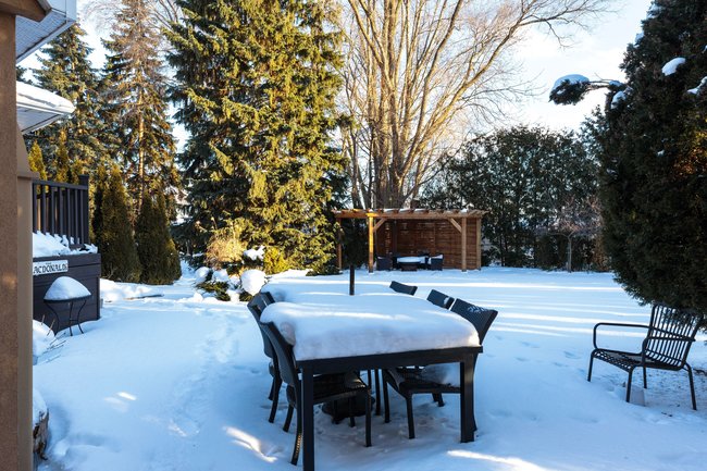 Property listing for 35 Shalfleet Blvd., Brantford, ON