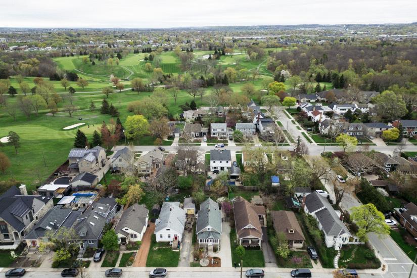 Property listing for 105 Highland Ave., St. Catharines, ON