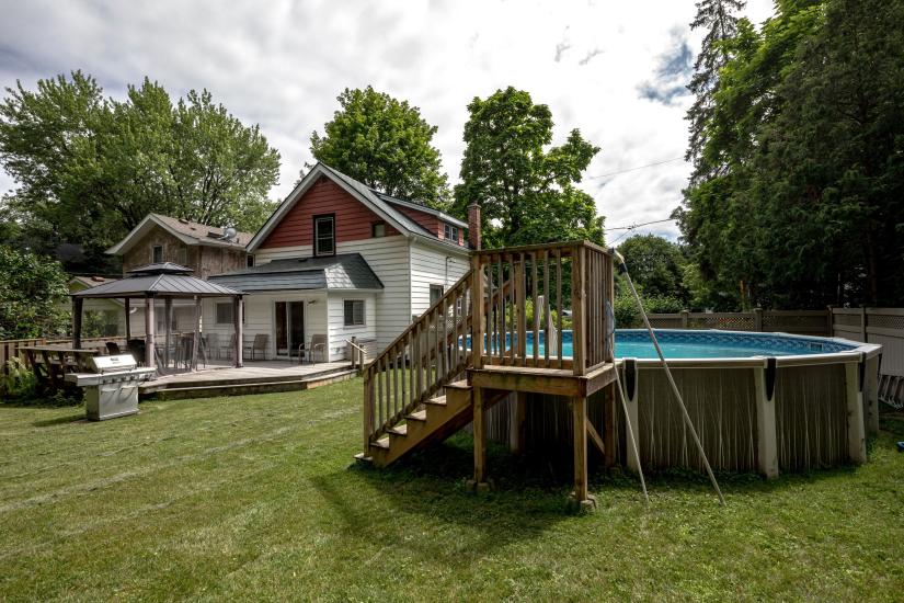 Property listing for 47 Witherspoon St., Dundas, ON