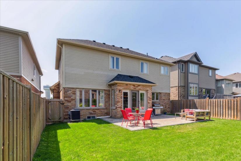 Property listing for 60 Pumpkin Pass, Binbrook, ON