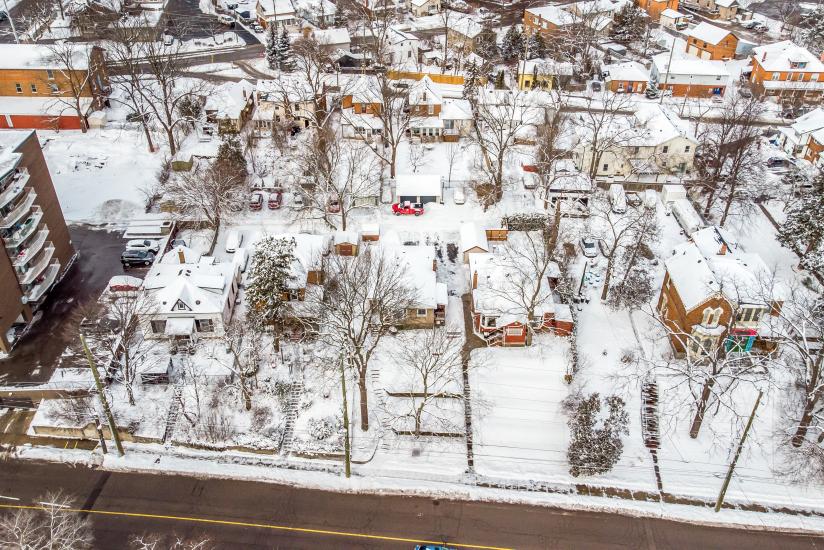 Property listing for 15 Dundas St, Dundas, ON