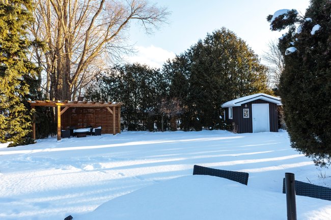 Property listing for 35 Shalfleet Blvd., Brantford, ON