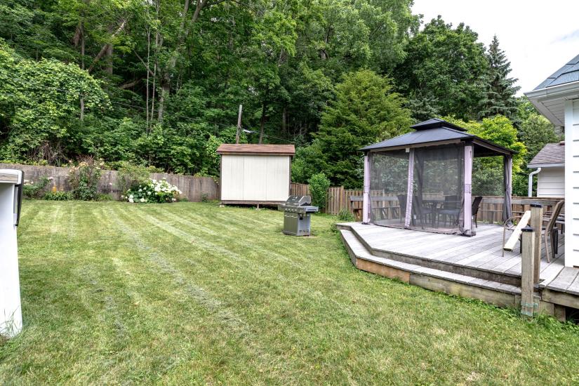 Property listing for 47 Witherspoon St., Dundas, ON