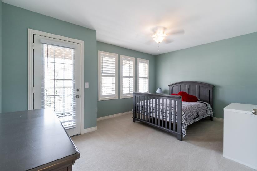 Property listing for 124 Springview Dr., Waterdown, Ontario