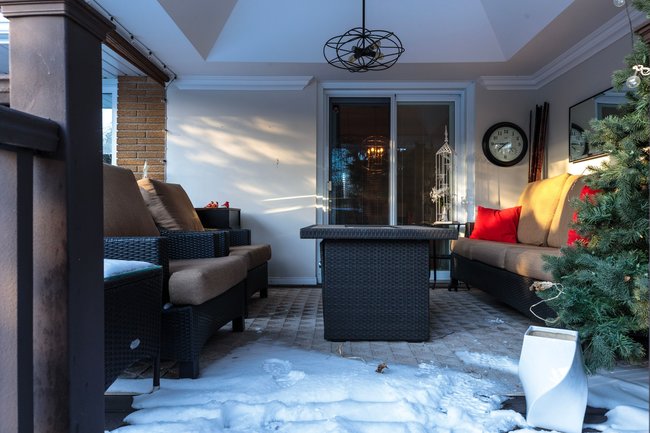 Property listing for 35 Shalfleet Blvd., Brantford, ON