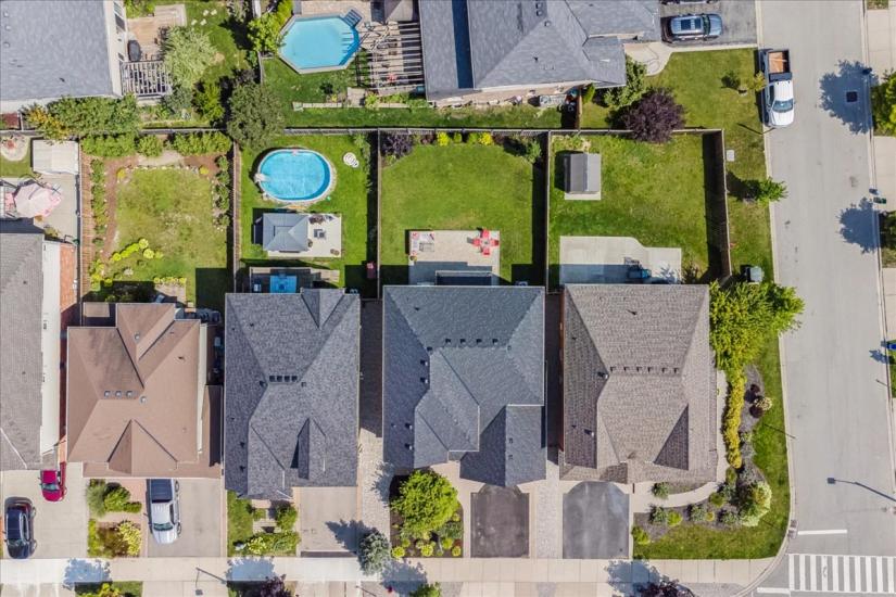 Property listing for 60 Pumpkin Pass, Binbrook, ON