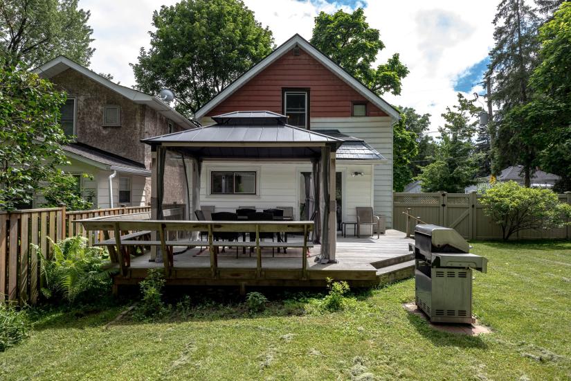 Property listing for 47 Witherspoon St., Dundas, ON