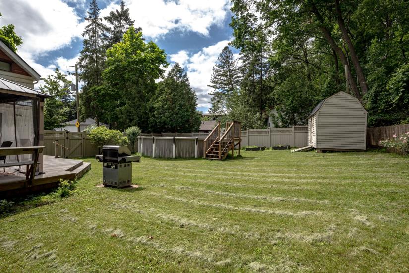 Property listing for 47 Witherspoon St., Dundas, ON