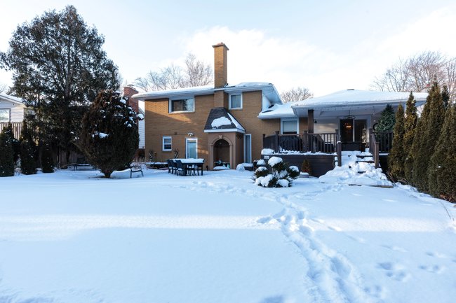 Property listing for 35 Shalfleet Blvd., Brantford, ON
