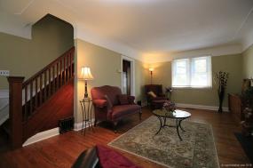 Property listing for 3 Tweedsmuir Ave., Dundas, ON