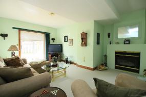Property listing for 121 Glenhollow Dr., Stoney Creek, ON