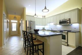 Property listing for 32 Toulon Ave., Ancaster, ON