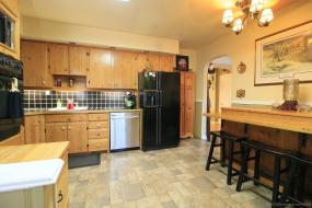 Property listing for 128 York Rd., Dundas, ON