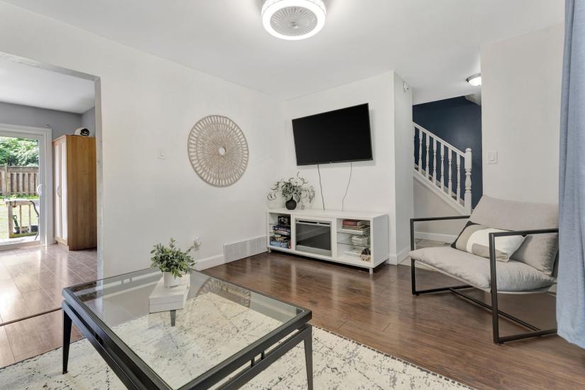 Property listing for 20 Bywood Cres., Stoney Creek, ON