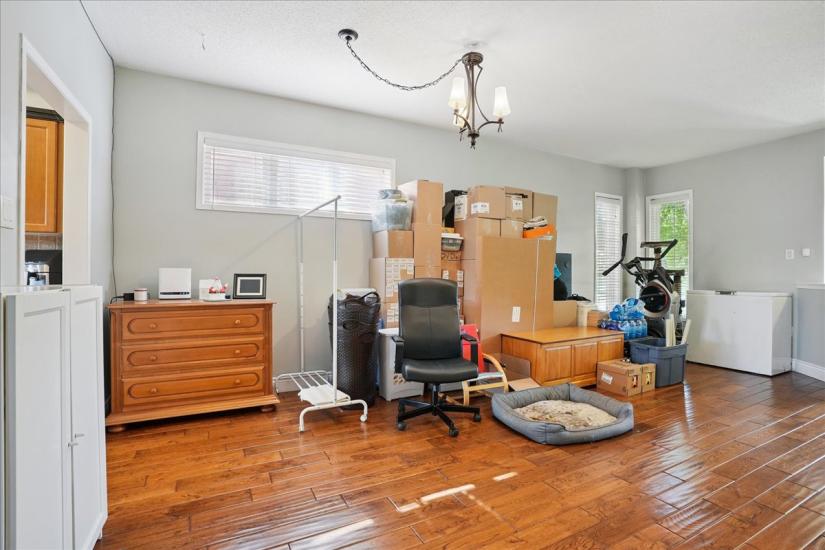 Property listing for 70 Moore Cres., Ancaster, ON
