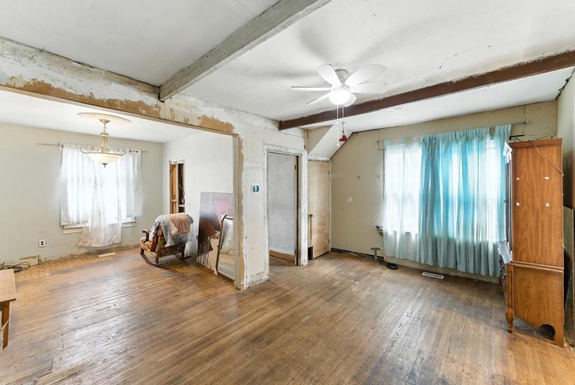 Property listing for 55 Jones St., Hamilton, ON