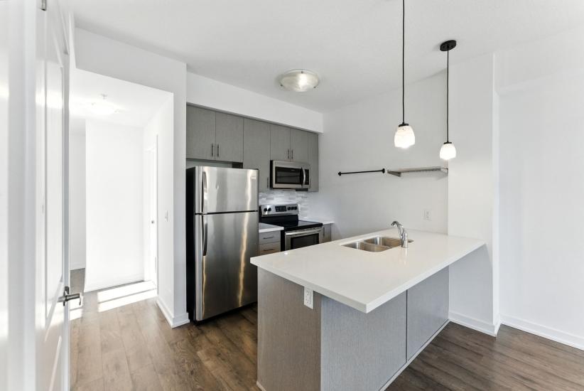 Property listing for 81 Robinson St. Unit #709, Hamilton, ON