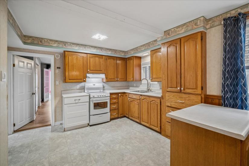 Property listing for 5 Herbert Crt., Stoney Creek, ON