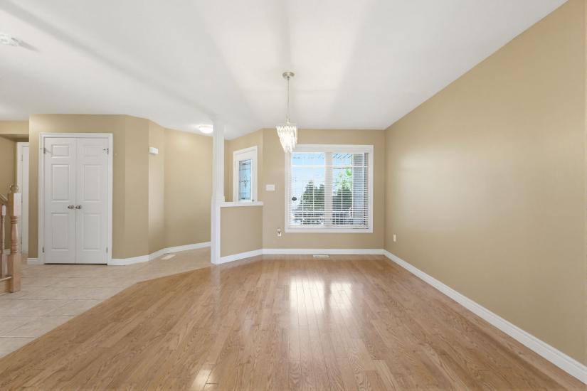 Property listing for 40 Lanza Crt., Hamilton, ON