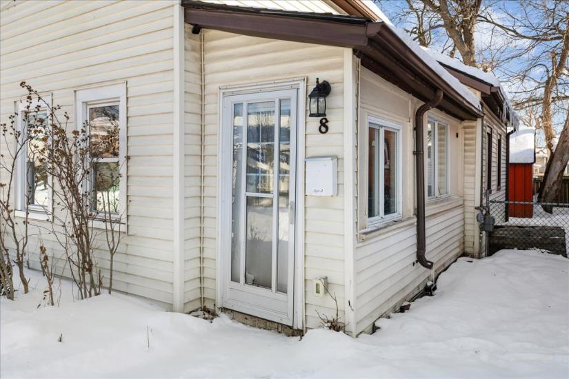 Property listing for 8 Tasker St., St. Catharines, ON