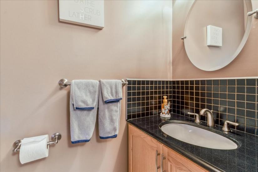 Property listing for 75 Claudette Gate, Hamilton, ON