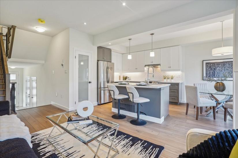 Property listing for 81 Bensley Lane, Hamilton, ON