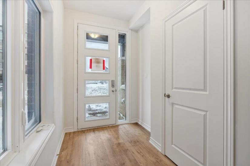 Property listing for 46 Capstone Lane, Hamilton, ON