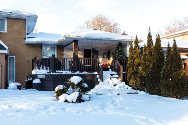 Property listing for 35 Shalfleet Blvd., Brantford, ON
