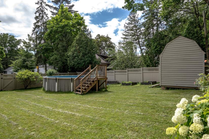 Property listing for 47 Witherspoon St., Dundas, ON