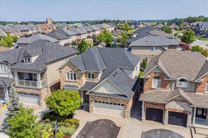 Property listing for 60 Pumpkin Pass, Binbrook, ON