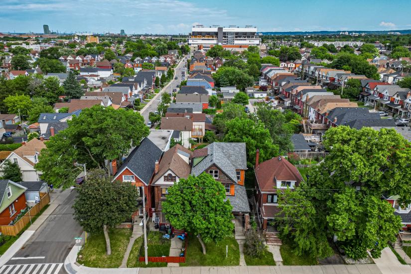 Property listing for 86 Sherman Ave. N., Hamilton, ON