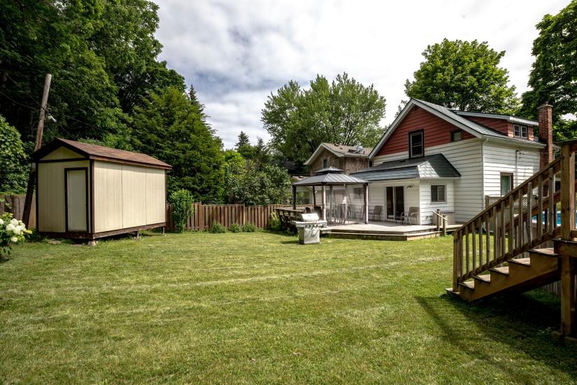 Property listing for 47 Witherspoon St., Dundas, ON