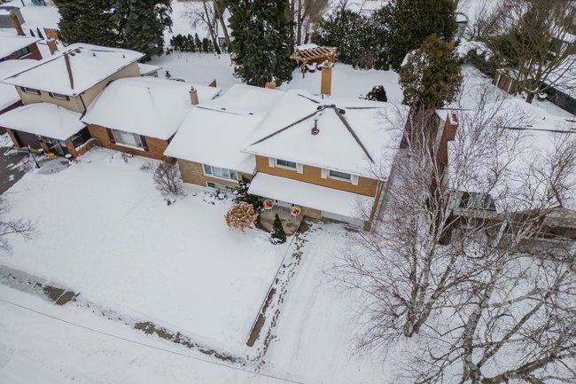 Property listing for 35 Shalfleet Blvd., Brantford, ON