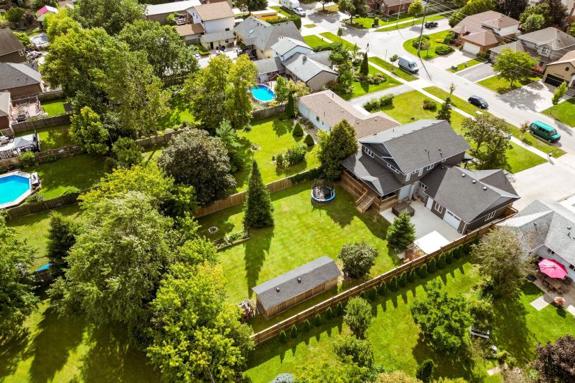Property listing for 98 First Rd. W., Stoney Creek, ON
