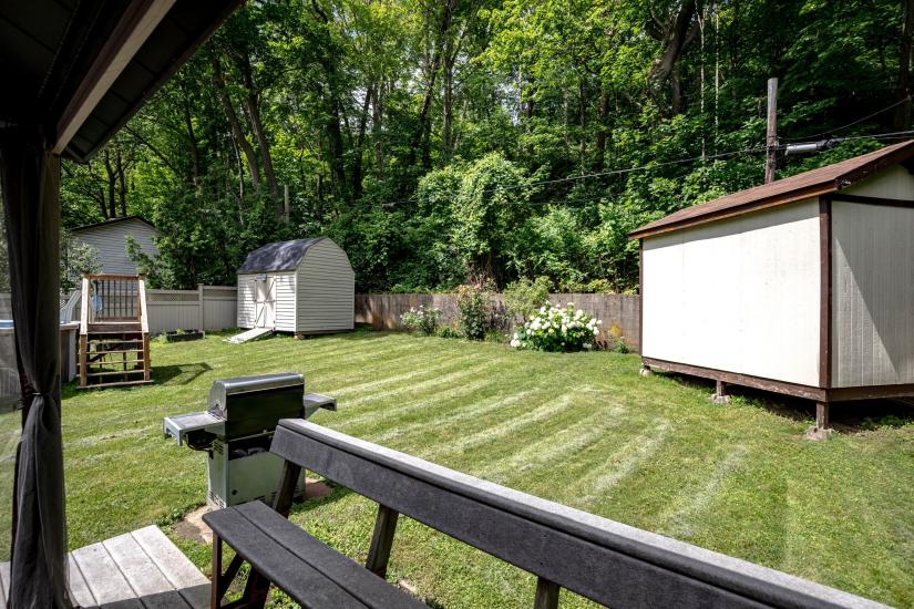 Property listing for 47 Witherspoon St., Dundas, ON