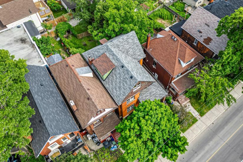 Property listing for 86 Sherman Ave. N., Hamilton, ON