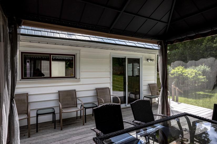 Property listing for 47 Witherspoon St., Dundas, ON