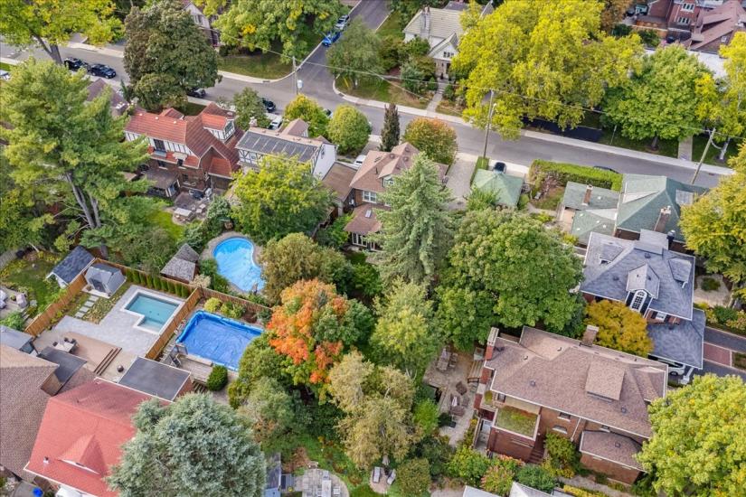 Property listing for 160 Dalewood Cres., Hamilton, ON