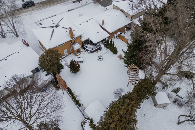 Property listing for 35 Shalfleet Blvd., Brantford, ON