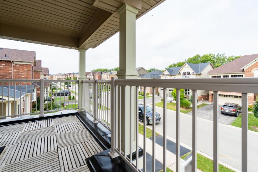 Property listing for 124 Springview Dr., Waterdown, Ontario