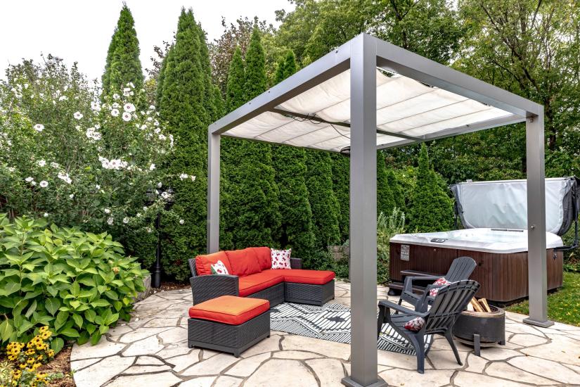 Property listing for 667 Sandcherry Dr., Burlington, ON