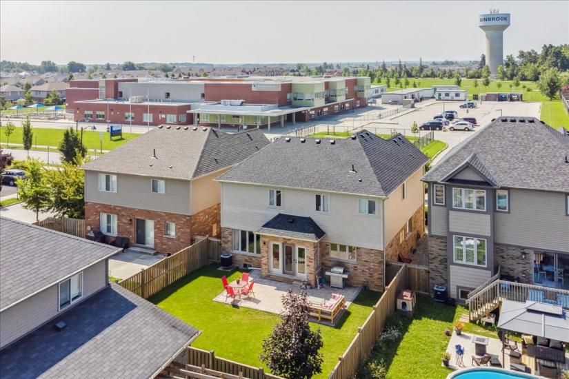 Property listing for 60 Pumpkin Pass, Binbrook, ON