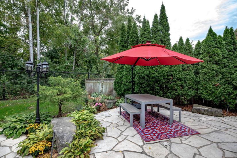 Property listing for 667 Sandcherry Dr., Burlington, ON