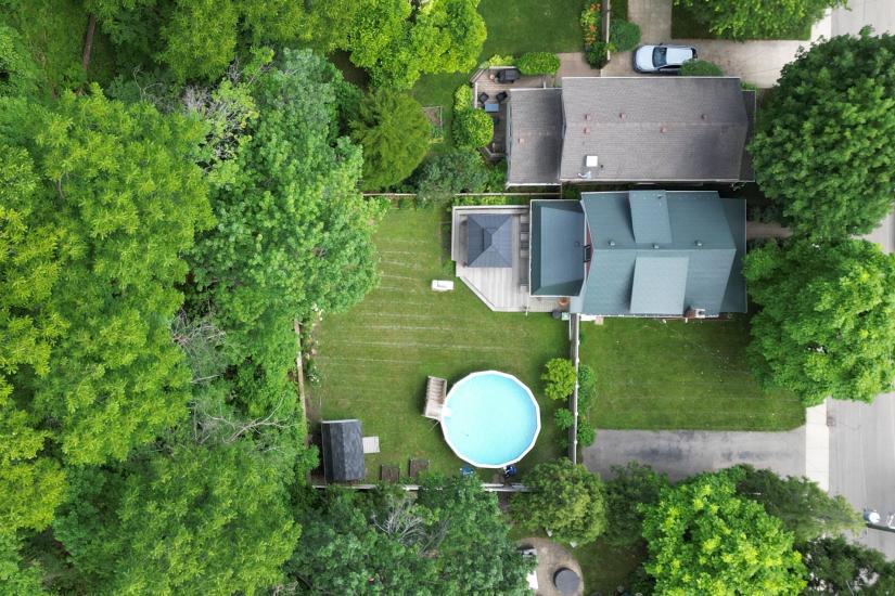 Property listing for 47 Witherspoon St., Dundas, ON
