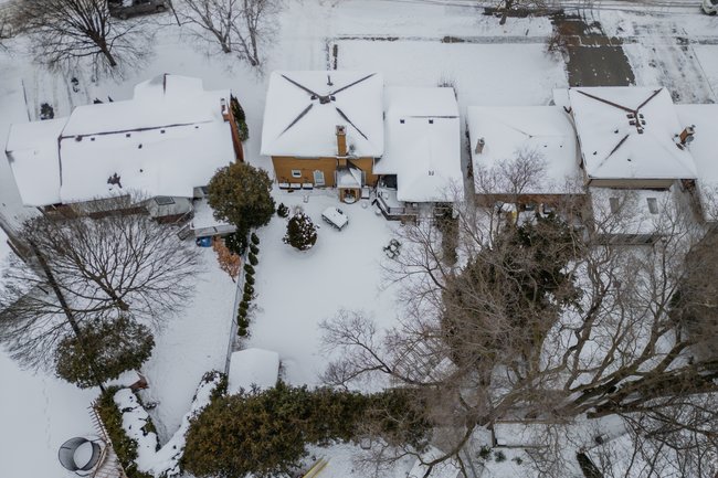 Property listing for 35 Shalfleet Blvd., Brantford, ON