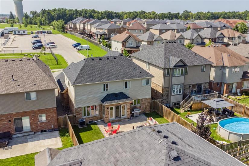 Property listing for 60 Pumpkin Pass, Binbrook, ON